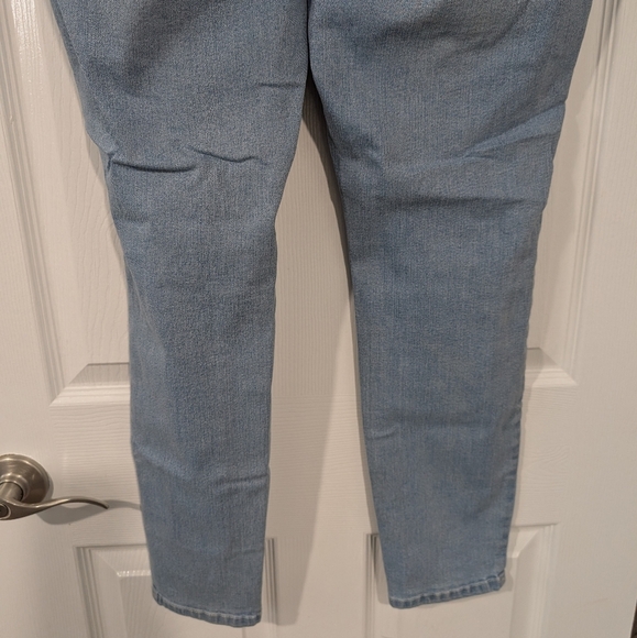 D. Jeans Light Wash High Waist Skinny Denim Jeans in Size 16 - Picture 8 of 10
